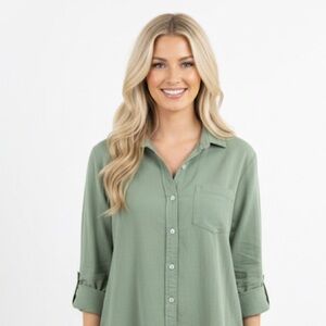 Lola River Green Button-Up Shirt size medium cotton fabric